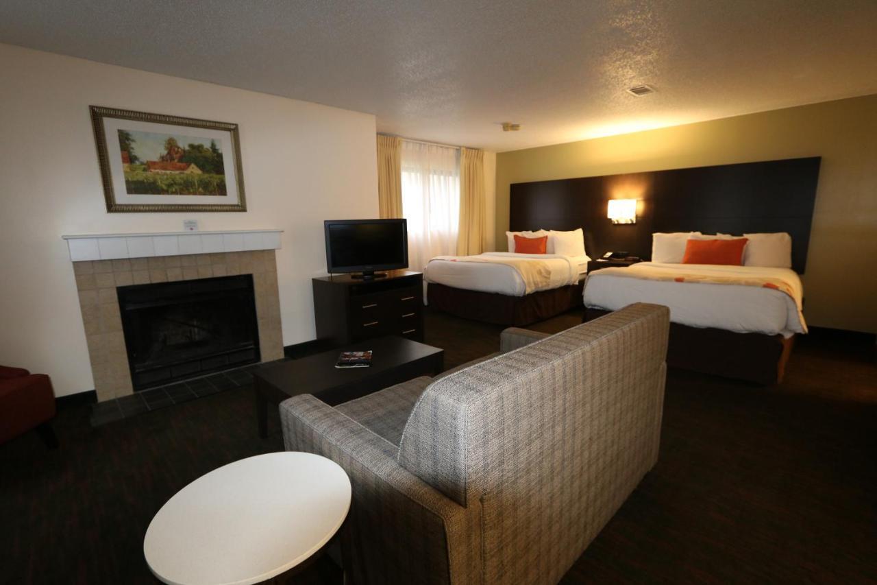 Fairbridge Inn & Suites - Akron Copley Township - West Room photo