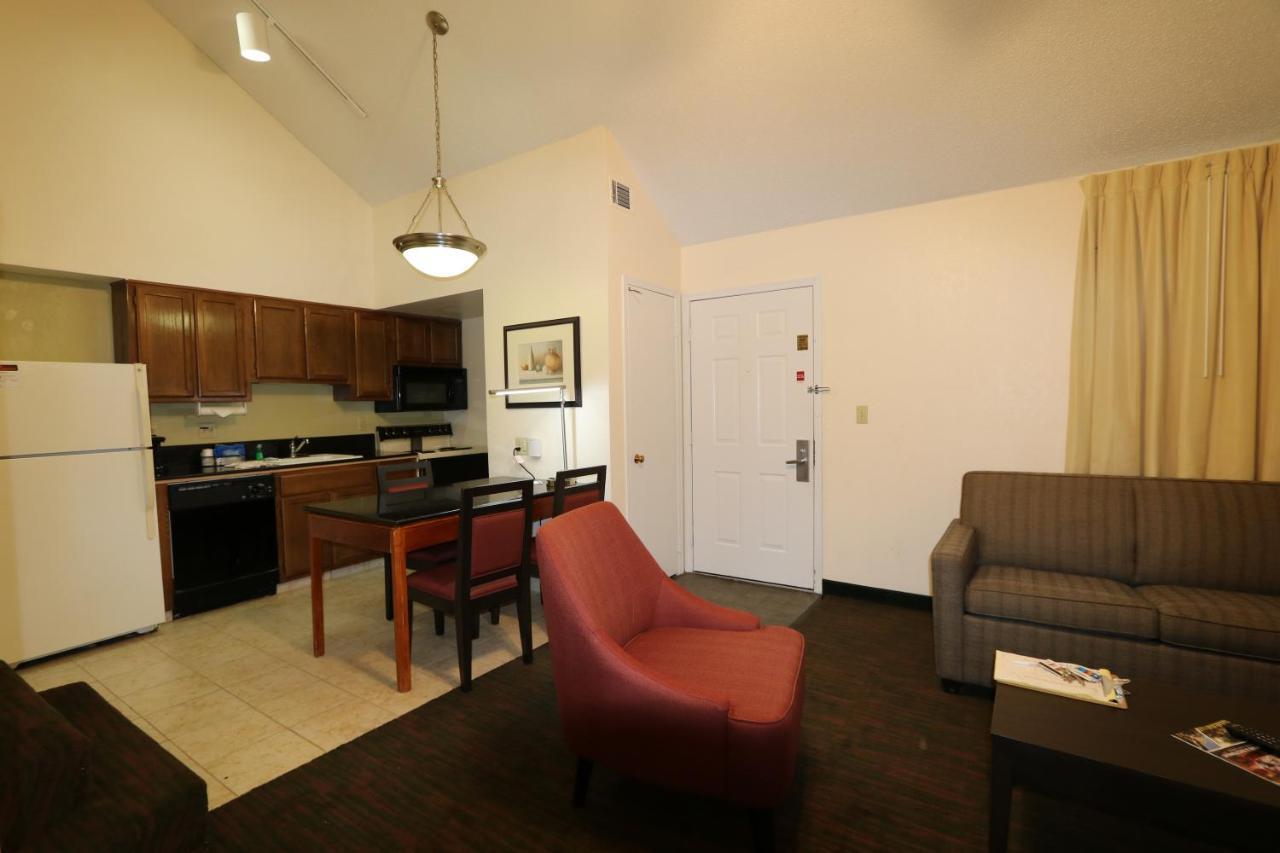 Fairbridge Inn & Suites - Akron Copley Township - West Room photo